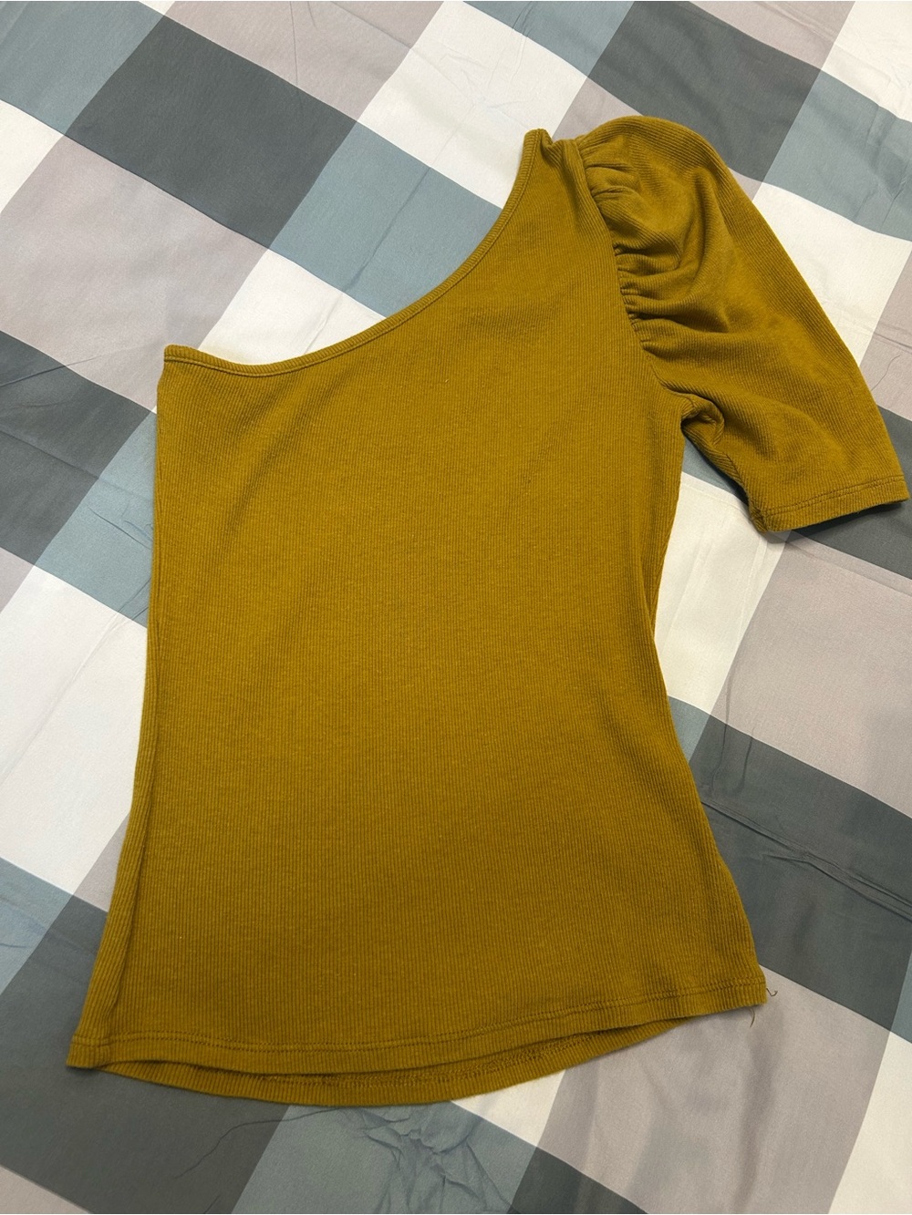 Express One-Shoulder Puff Sleeve Ribbed Top - Mustard Green